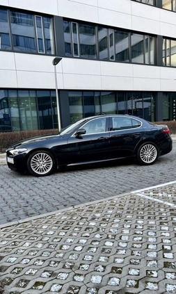 Alfa Romeo Giulia cena 79900 przebieg: 135000, rok produkcji 2016 z Poznań małe 172